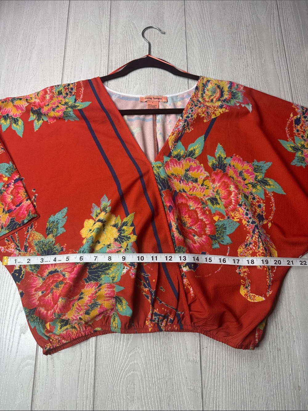 L Flying Tomato boho crop top, bold floral pattern, dolman sleeves, elastic hem - Picture 6 of 8